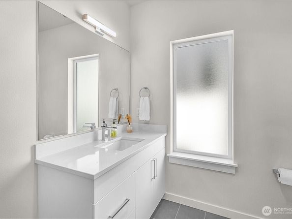 8922 NE 173rd Place A, Bothell WA 98011