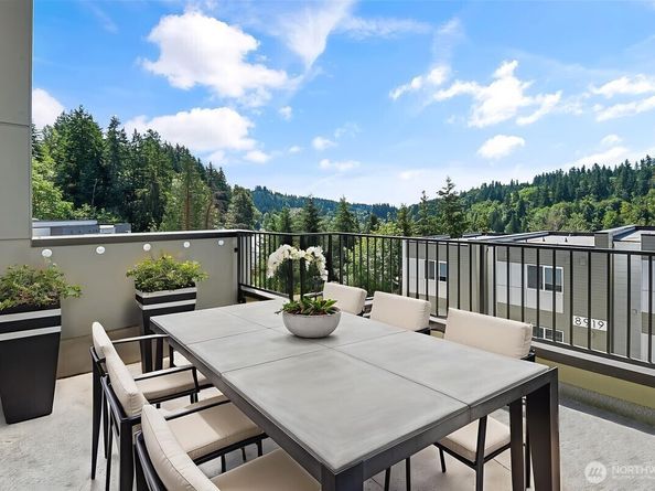 8922 NE 173rd Place A, Bothell WA 98011