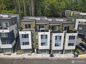 8922 NE 173rd Place A, Bothell WA 98011