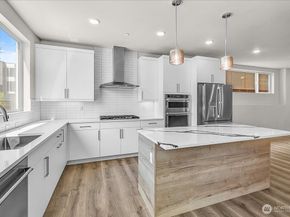 8922 NE 173rd Place A, Bothell WA 98011