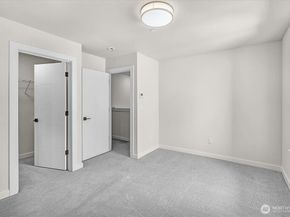 8922 NE 173rd Place A, Bothell WA 98011