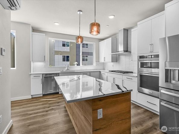 8922 NE 173rd Place A, Bothell WA 98011