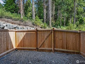 8922 NE 173rd Place A, Bothell WA 98011