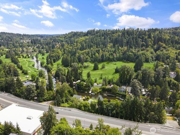 8922 NE 173rd Place A, Bothell WA 98011