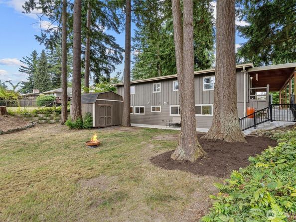 18568 Densmore Avenue N, Shoreline WA 98133