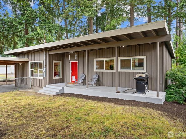 18568 Densmore Avenue N, Shoreline WA 98133