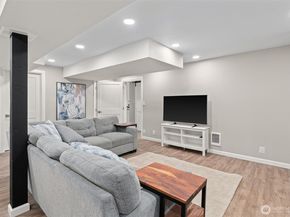 18568 Densmore Avenue N, Shoreline WA 98133