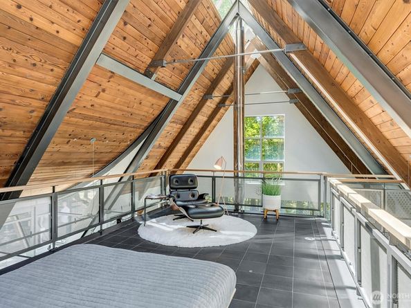 26222 SE 152nd St, Issaquah WA 98027