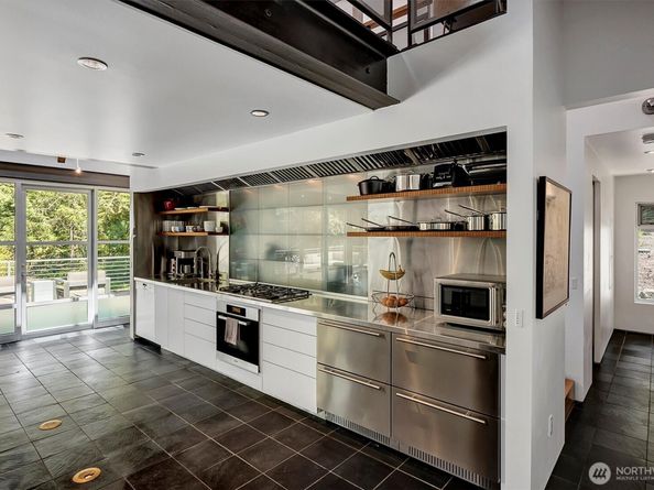 26222 SE 152nd St, Issaquah WA 98027