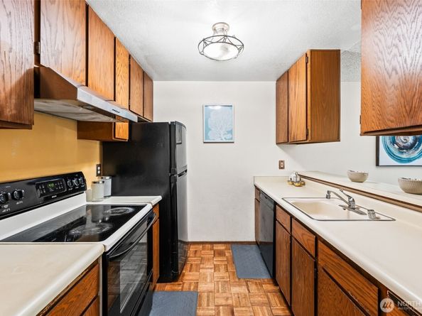 14616 NE 44th Street M11, Bellevue WA 98007