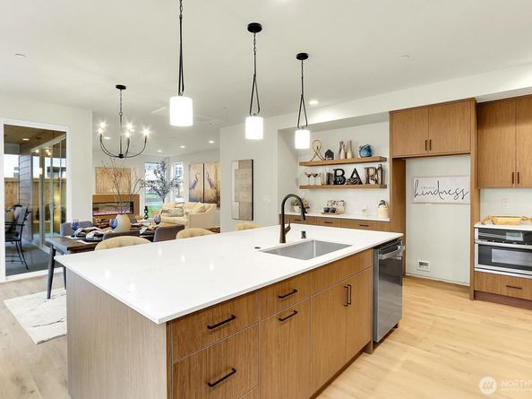 16624 63rd Avenue W, Lynnwood WA 98037