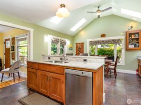 1833 3rd Avenue, Kirkland WA 98033