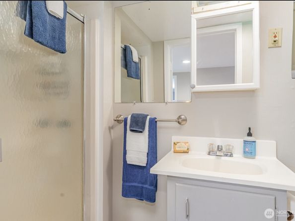 1833 3rd Avenue, Kirkland WA 98033