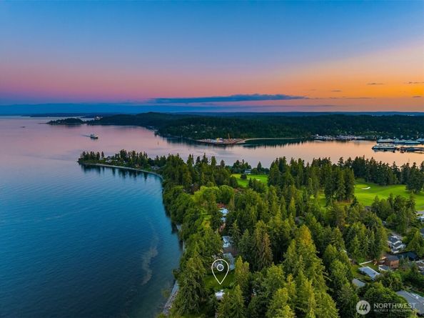 7268 Madrona Drive NE, Bainbridge Island WA 98110