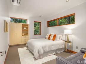 7268 Madrona Drive NE, Bainbridge Island WA 98110