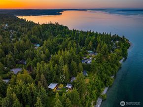 7268 Madrona Drive NE, Bainbridge Island WA 98110