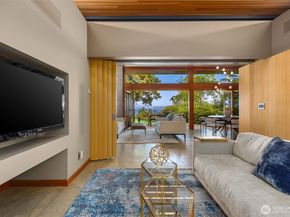 7268 Madrona Drive NE, Bainbridge Island WA 98110