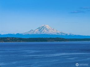 7268 Madrona Drive NE, Bainbridge Island WA 98110