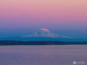 7268 Madrona Drive NE, Bainbridge Island WA 98110