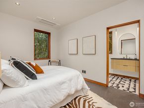 7268 Madrona Drive NE, Bainbridge Island WA 98110