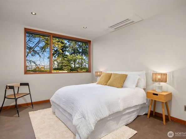 7268 Madrona Drive NE, Bainbridge Island WA 98110