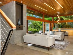 7268 Madrona Drive NE, Bainbridge Island WA 98110