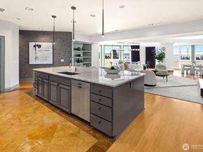 505 W Mercer Place 101, Seattle WA 98119