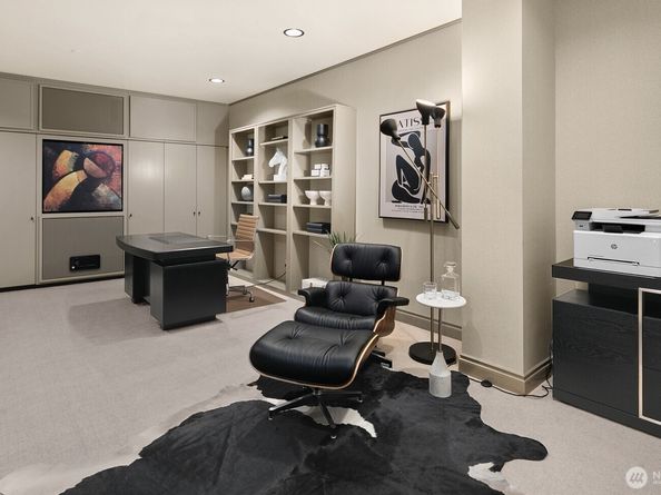 505 W Mercer Place 101, Seattle WA 98119