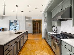 505 W Mercer Place 101, Seattle WA 98119