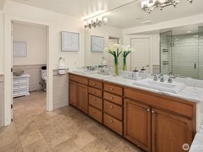 505 W Mercer Place 101, Seattle WA 98119