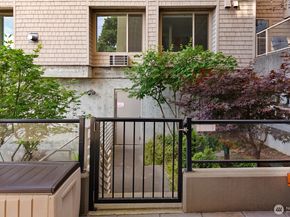 505 W Mercer Place 101, Seattle WA 98119