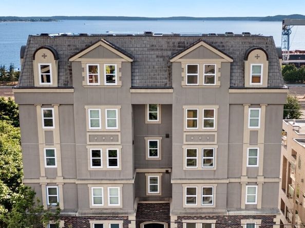 505 W Mercer Place 101, Seattle WA 98119