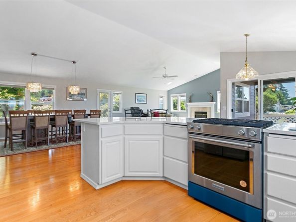 1022 S 225th Lane, Des Moines WA 98198