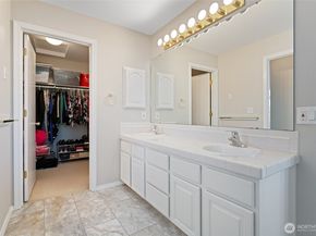 1022 S 225th Lane, Des Moines WA 98198