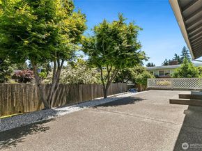 1022 S 225th Lane, Des Moines WA 98198