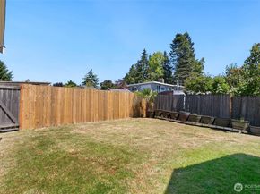 1022 S 225th Lane, Des Moines WA 98198