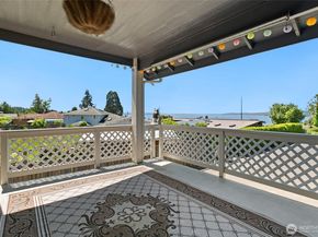 1022 S 225th Lane, Des Moines WA 98198
