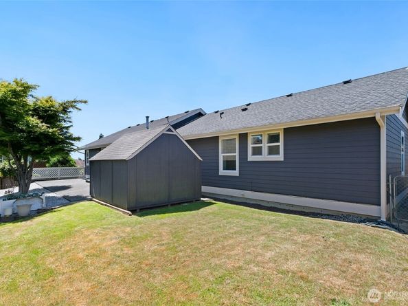 1022 S 225th Lane, Des Moines WA 98198