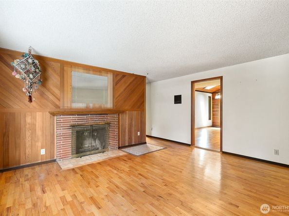 19326 5th Avenue NE, Shoreline WA 98155