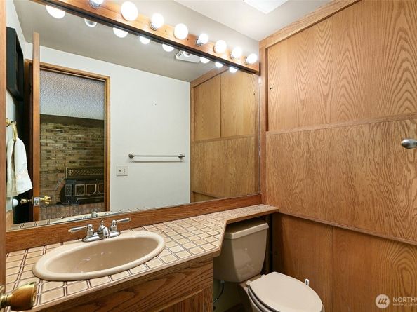 19326 5th Avenue NE, Shoreline WA 98155