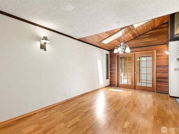 19326 5th Avenue NE, Shoreline WA 98155