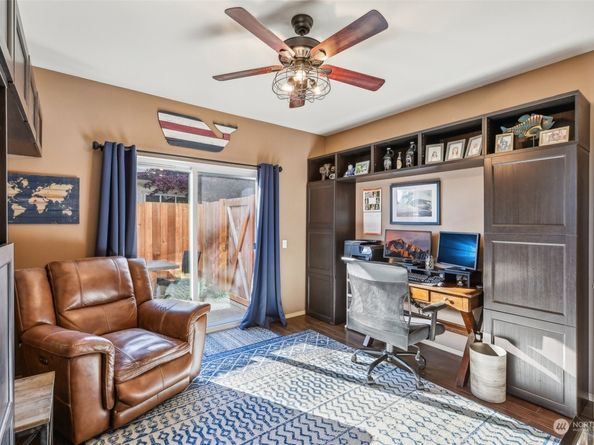 3821 NE 14th Place, Renton WA 98056