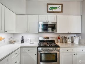 3821 NE 14th Place, Renton WA 98056