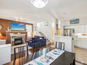 3821 NE 14th Place, Renton WA 98056