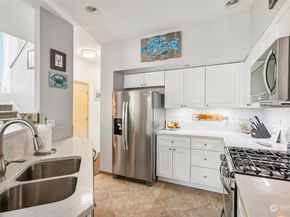 3821 NE 14th Place, Renton WA 98056