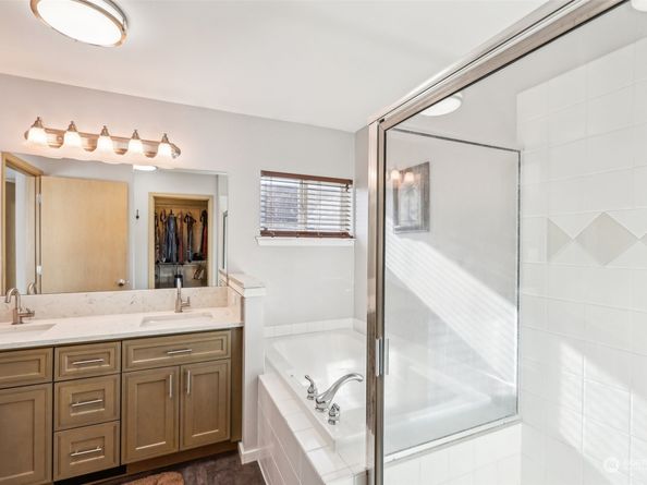 3821 NE 14th Place, Renton WA 98056