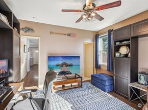 3821 NE 14th Place, Renton WA 98056