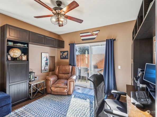 3821 NE 14th Place, Renton WA 98056