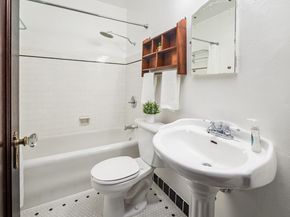 411 Boylston Avenue E 202, Seattle WA 98102