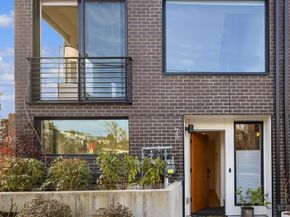 73 E Lynn St, Seattle WA 98102